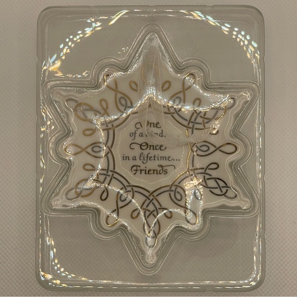 Hallmark 2013 - “Once In A Lifetime Friends” Ornament - Picture 3 of 4